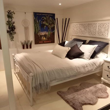 Отель Bronnies Place Gatton Экстерьер фото