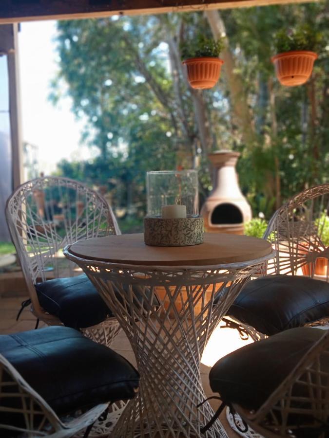 Отель Bronnies Place Gatton Экстерьер фото
