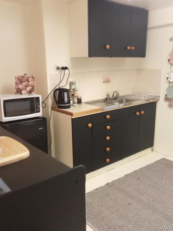 Отель Bronnies Place Gatton Экстерьер фото