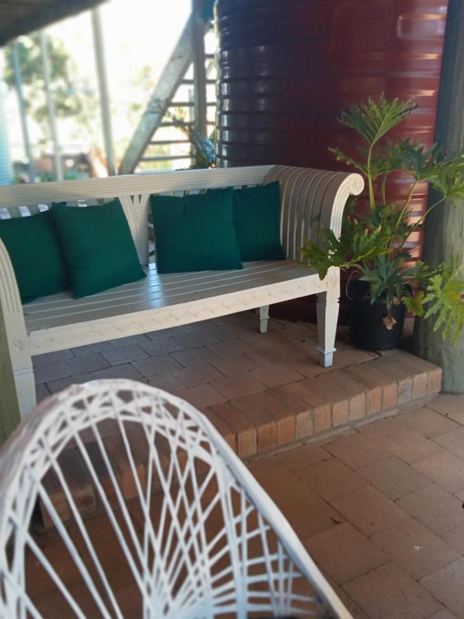 Отель Bronnies Place Gatton Экстерьер фото