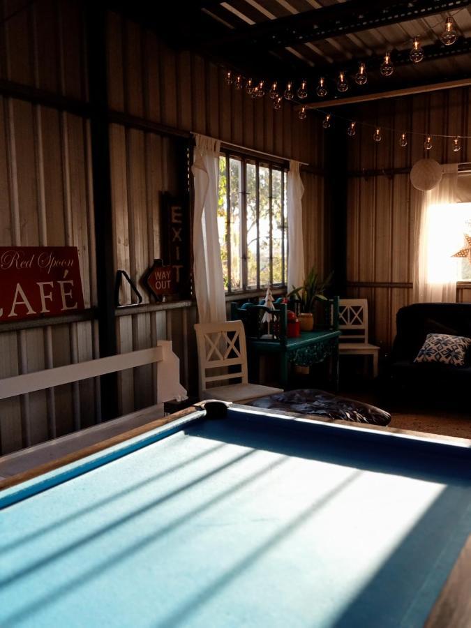 Отель Bronnies Place Gatton Экстерьер фото